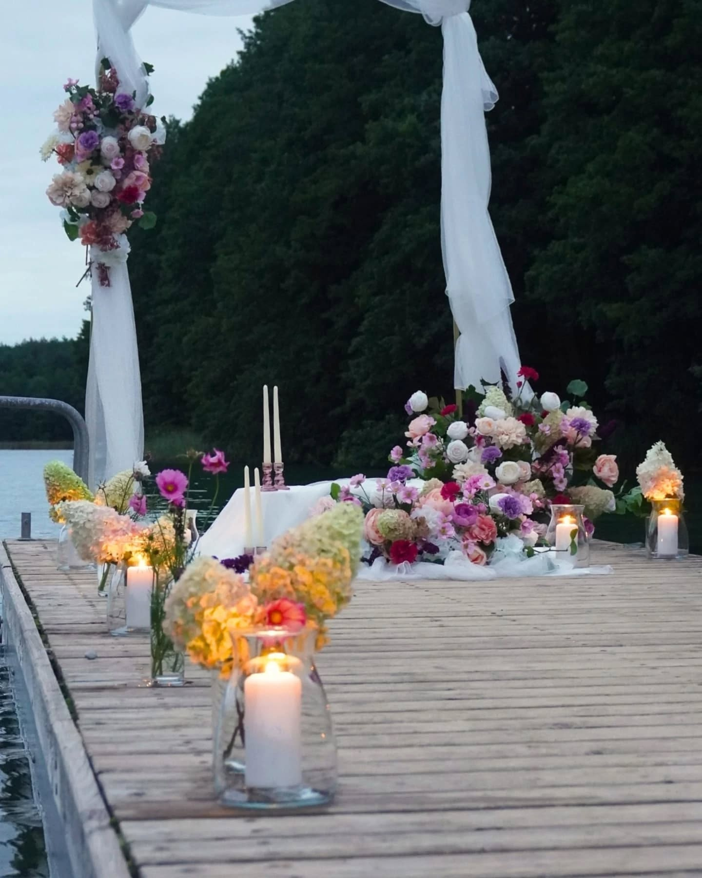 Ceremonia nad jeziorem